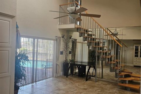 House in Cape Coral, Florida 4 bedrooms, 245.91 sq.m. № 1608236 - photo 14