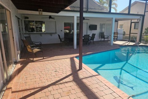 House in Cape Coral, Florida 4 bedrooms, 245.91 sq.m. № 1608236 - photo 28