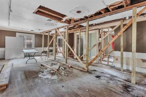 Casa en venta en Miami, Florida, 4 dormitorios, 191.01 m2 № 1809403 - foto 28