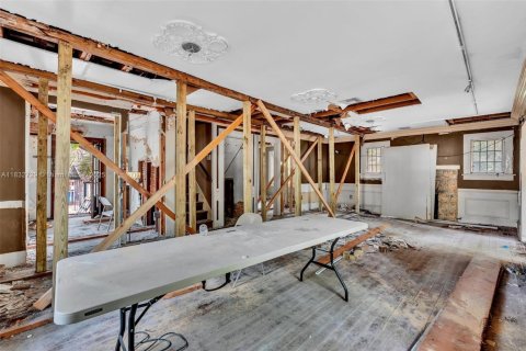 Casa en venta en Miami, Florida, 4 dormitorios, 191.01 m2 № 1809403 - foto 29