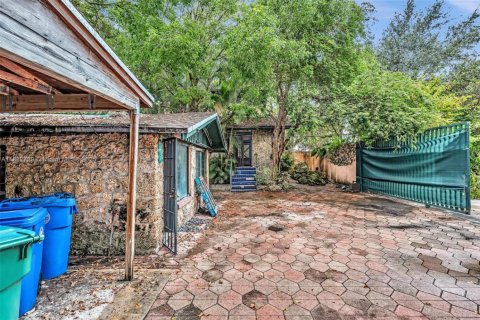 Casa en venta en Miami, Florida, 4 dormitorios, 191.01 m2 № 1809403 - foto 23