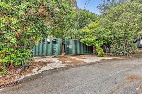 Casa en venta en Miami, Florida, 4 dormitorios, 191.01 m2 № 1809403 - foto 18