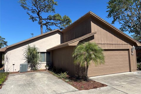 Townhouse in Casselberry, Florida 3 bedrooms, 124.86 sq.m. № 1526688 - photo 1