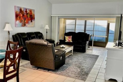 House in Sarasota, Florida 3 bedrooms, 141.03 sq.m. № 2212863 - photo 8