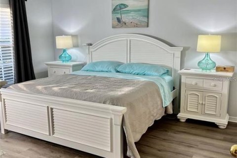 House in Sarasota, Florida 3 bedrooms, 141.03 sq.m. № 2212863 - photo 10