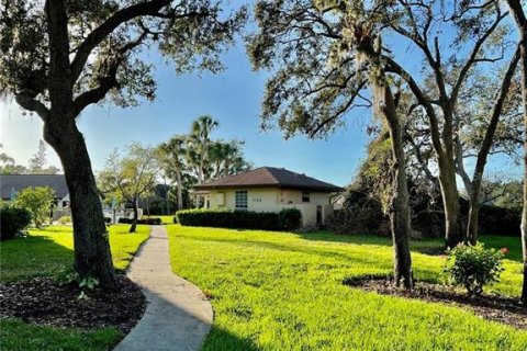House in Sarasota, Florida 3 bedrooms, 141.03 sq.m. № 2212863 - photo 19