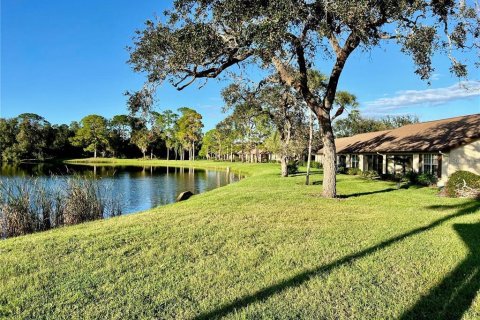 House in Sarasota, Florida 3 bedrooms, 141.03 sq.m. № 2212863 - photo 21