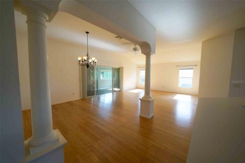 Купить виллу или дом в Те-Виллиджис, Флорида 6 комнат, 178.19м2, № 1885160 - фото 12