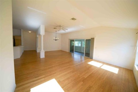 Купить виллу или дом в Те-Виллиджис, Флорида 6 комнат, 178.19м2, № 1885160 - фото 15