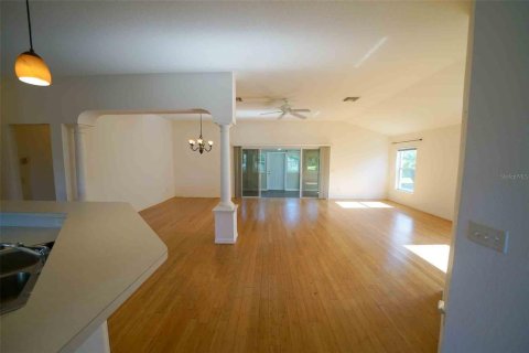 Купить виллу или дом в Те-Виллиджис, Флорида 6 комнат, 178.19м2, № 1885160 - фото 5