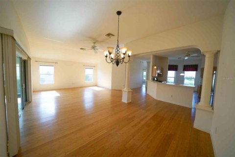 Купить виллу или дом в Те-Виллиджис, Флорида 6 комнат, 178.19м2, № 1885160 - фото 16