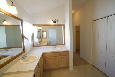 Купить виллу или дом в Те-Виллиджис, Флорида 6 комнат, 178.19м2, № 1885160 - фото 30