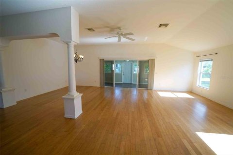 Купить виллу или дом в Те-Виллиджис, Флорида 6 комнат, 178.19м2, № 1885160 - фото 13