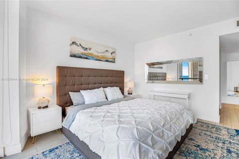 Copropriété à louer à Hallandale Beach, Floride: 3 chambres, 146.51 m2 № 1933858 - photo 11