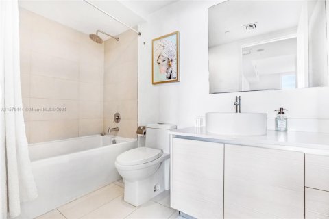 Copropriété à louer à Hallandale Beach, Floride: 3 chambres, 146.51 m2 № 1933858 - photo 22