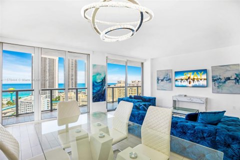 Copropriété à louer à Hallandale Beach, Floride: 3 chambres, 146.51 m2 № 1933858 - photo 2