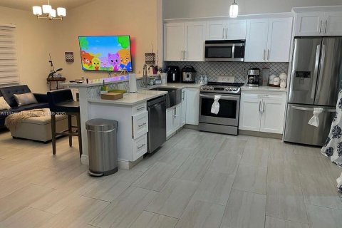 Villa ou maison à vendre à Miami, Floride: 3 chambres, 108.6 m2 № 1979907 - photo 3