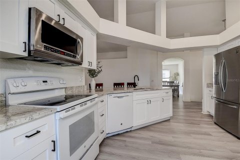Villa ou maison à vendre à Wesley Chapel, Floride: 4 chambres, 163.88 m2 № 2418972 - photo 12