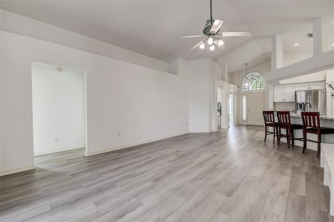 Villa ou maison à vendre à Wesley Chapel, Floride: 4 chambres, 163.88 m2 № 2418972 - photo 16