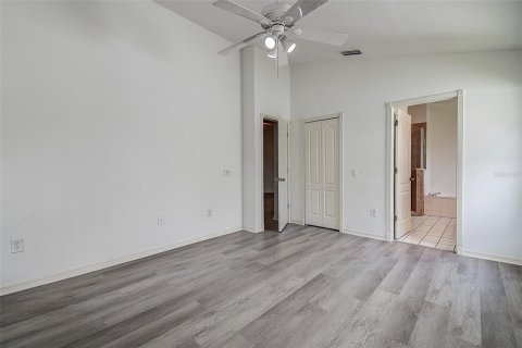 Villa ou maison à vendre à Wesley Chapel, Floride: 4 chambres, 163.88 m2 № 2418972 - photo 25