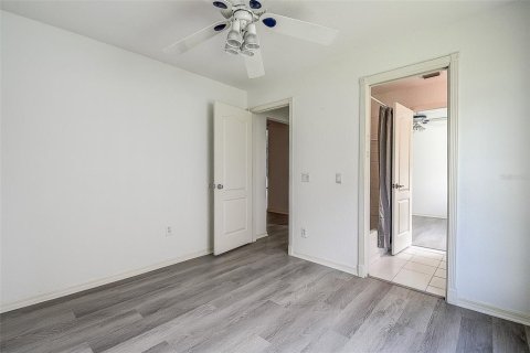 Villa ou maison à vendre à Wesley Chapel, Floride: 4 chambres, 163.88 m2 № 2418972 - photo 30