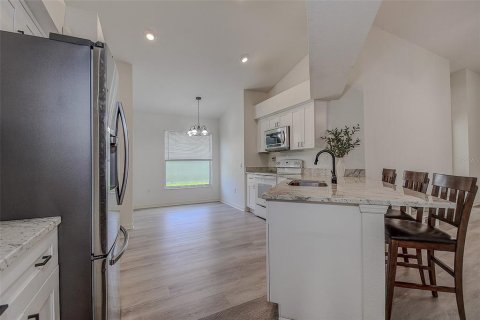 Villa ou maison à vendre à Wesley Chapel, Floride: 4 chambres, 163.88 m2 № 2418972 - photo 5