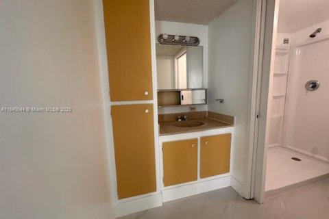 Condominio en alquiler en Sunny Isles Beach, Florida, 1 dormitorio, 71.26 m2 № 1828795 - foto 23