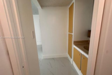 Condominio en alquiler en Sunny Isles Beach, Florida, 1 dormitorio, 71.26 m2 № 1828795 - foto 24