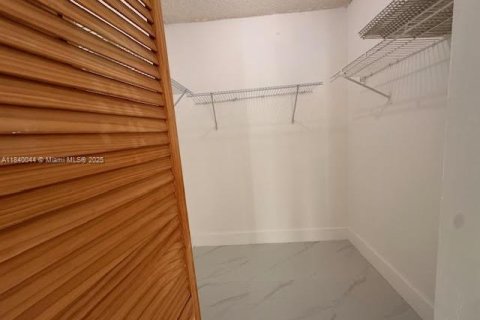 Condominio en alquiler en Sunny Isles Beach, Florida, 1 dormitorio, 71.26 m2 № 1828795 - foto 25