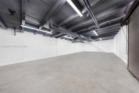 Propiedad comercial en venta en Hialeah, Florida № 2263350 - foto 10