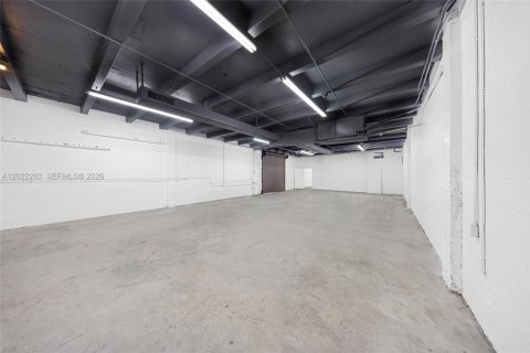 Propiedad comercial en venta en Hialeah, Florida № 2263350 - foto 13