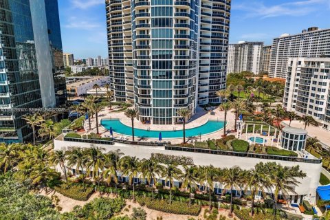 Apartamento en alquiler en Sunny Isles Beach, Florida, 2 dormitorios, 175.21 m2 № 1995524 - foto 18