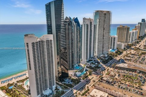 Apartamento en alquiler en Sunny Isles Beach, Florida, 2 dormitorios, 175.21 m2 № 1995524 - foto 12