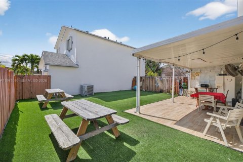 Villa ou maison à vendre à Miami, Floride: 3 chambres, 132.39 m2 № 2041360 - photo 25