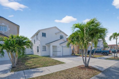 Villa ou maison à vendre à Miami, Floride: 3 chambres, 132.39 m2 № 2041360 - photo 4