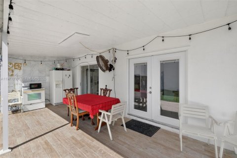 Villa ou maison à vendre à Miami, Floride: 3 chambres, 132.39 m2 № 2041360 - photo 30