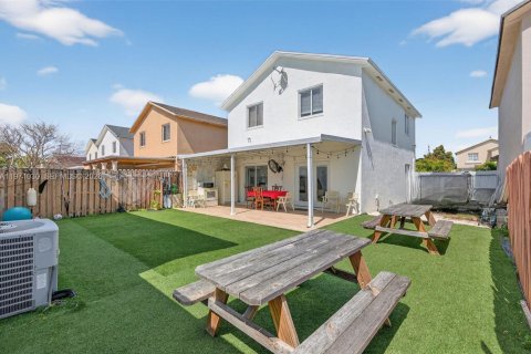 Villa ou maison à vendre à Miami, Floride: 3 chambres, 132.39 m2 № 2041360 - photo 26