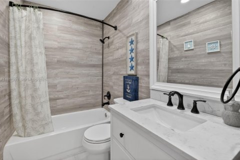 Villa ou maison à vendre à Miami, Floride: 3 chambres, 132.39 m2 № 2041360 - photo 7