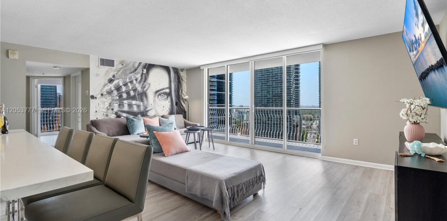 Condominio en Miami, Florida, 2 dormitorios  № 2176484