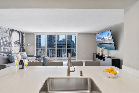 Condominio en venta en Miami, Florida, 2 dormitorios, 102.66 m2 № 2176484 - foto 10