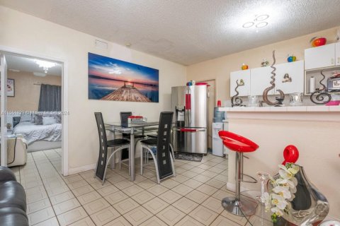 Commercial property in Miami, Florida 274.99 sq.m. № 1715824 - photo 17