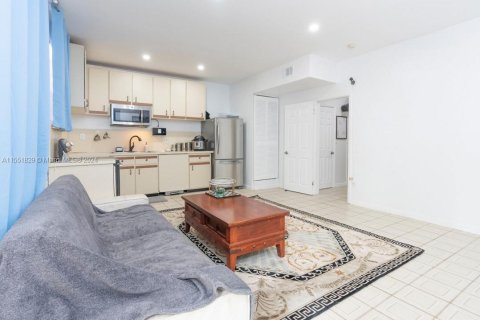Commercial property in Miami, Florida 274.99 sq.m. № 1715824 - photo 12