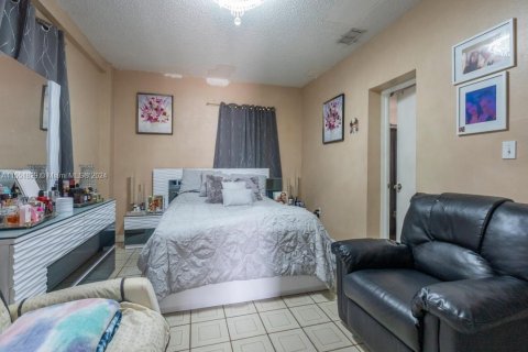Commercial property in Miami, Florida 274.99 sq.m. № 1715824 - photo 18