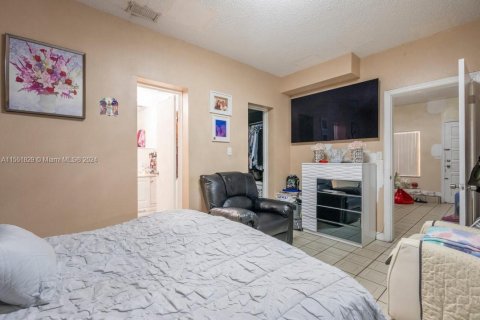 Commercial property in Miami, Florida 274.99 sq.m. № 1715824 - photo 19