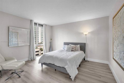 Condo in Aventura, Florida, 3 bedrooms  № 1355125 - photo 21