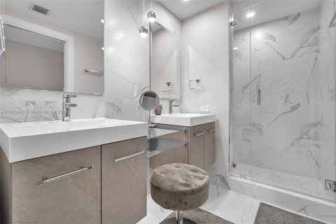 Condo in Aventura, Florida, 3 bedrooms  № 1355125 - photo 20