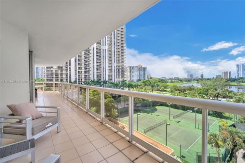 Condo in Aventura, Florida, 3 bedrooms  № 1355125 - photo 26