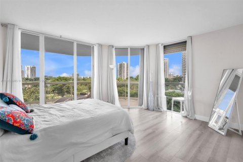 Condo in Aventura, Florida, 3 bedrooms  № 1355125 - photo 22