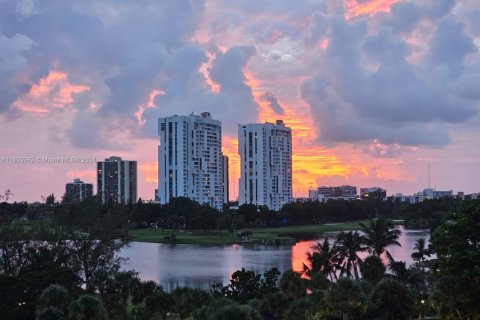 Condo in Aventura, Florida, 3 bedrooms  № 1355125 - photo 1