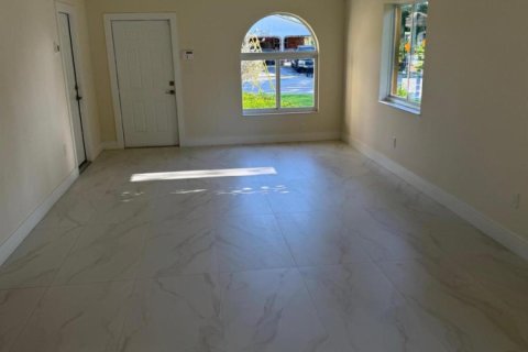Villa ou maison à vendre à Fort Lauderdale, Floride: 3 chambres, 130.25 m2 № 2147204 - photo 2